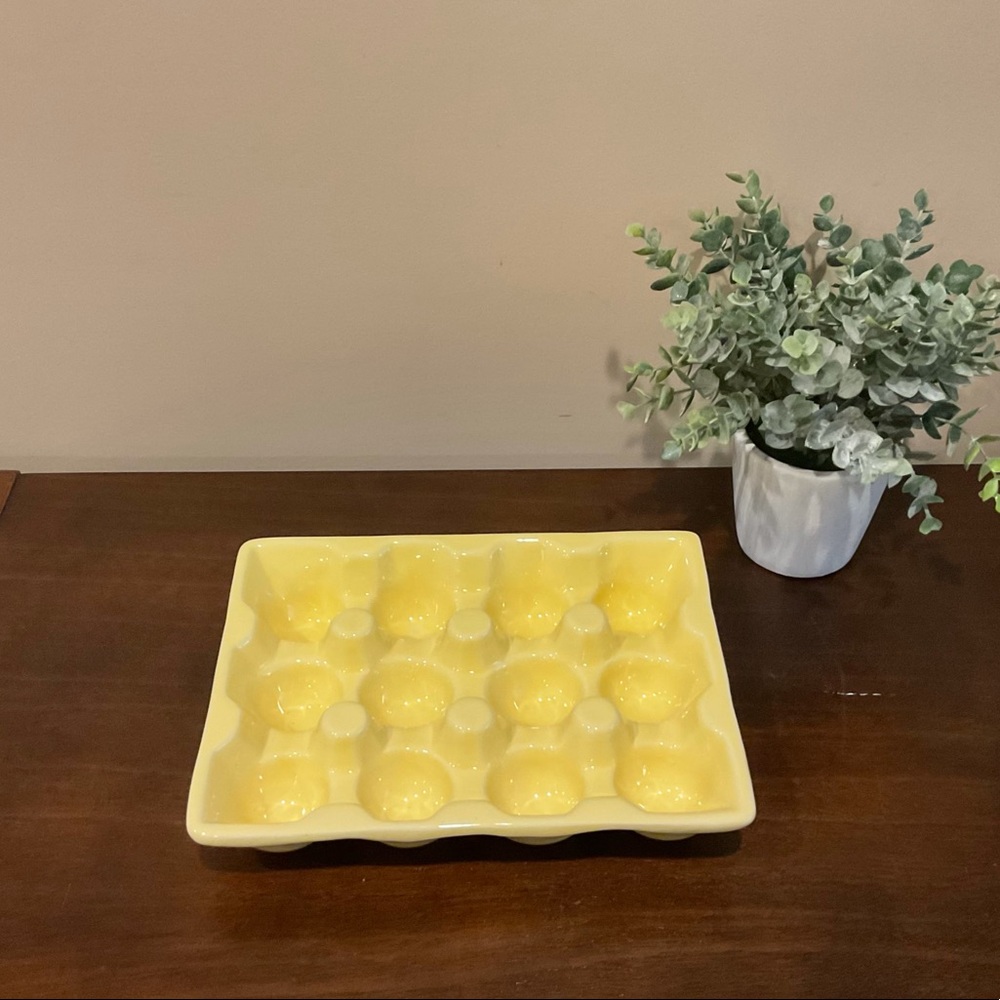 New Yellow Ceramic Egg Tray 🥚